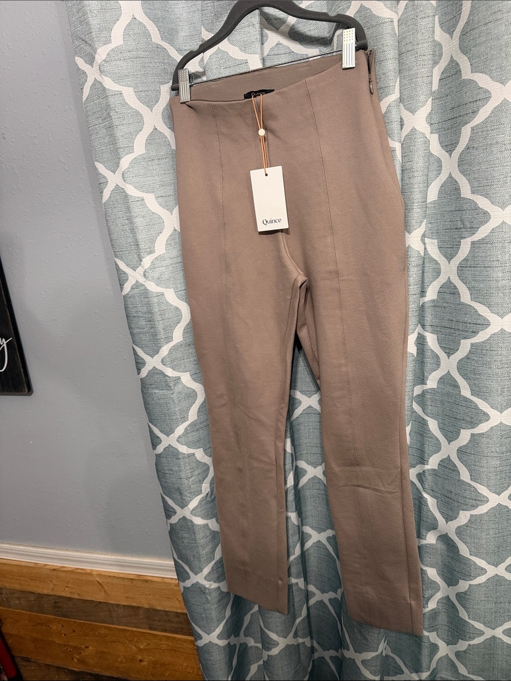 Quince Women’s  Taupe Ultra Stretch Ponte PinTuck Ankle Pants NWT
